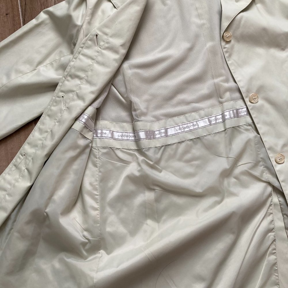 Liz Claiborne Lightweight Hooded Coat (like new) - Picture 8 of 8